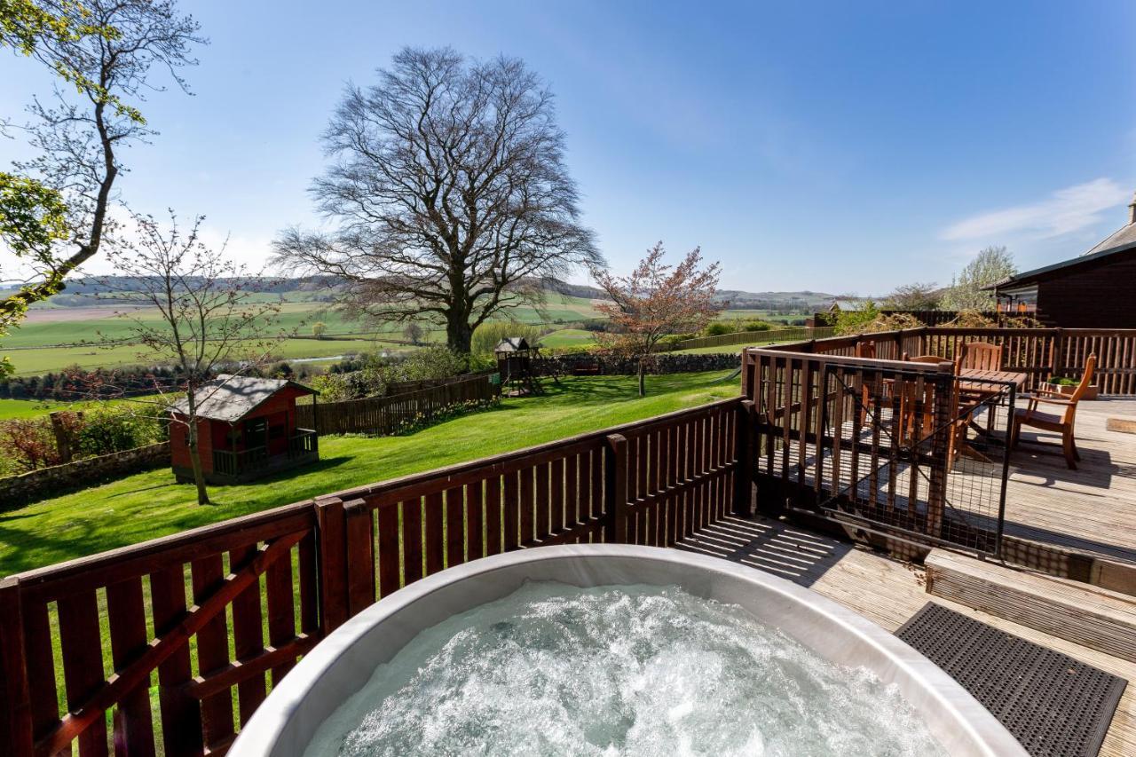Douglas Fir Lodge With Hot Tub Купар Екстериор снимка